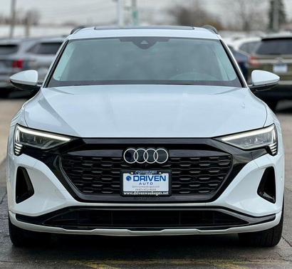 2024 Audi Q8 e-tron Prestige