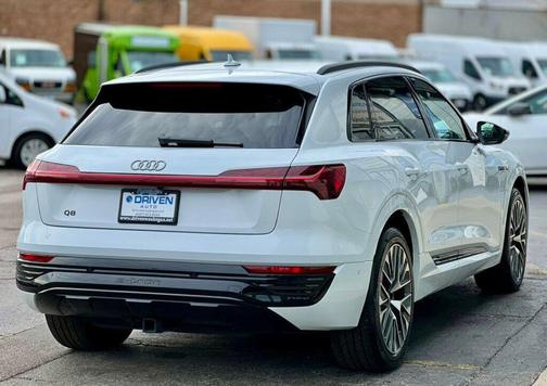 2024 Audi Q8 e-tron Prestige