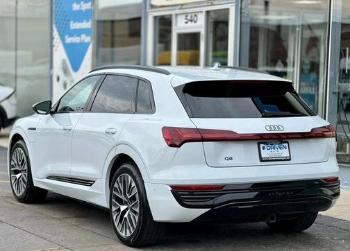 2024 Audi Q8 e-tron Prestige