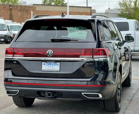 Deep Black Pearl 2024 Volkswagen Atlas 2.0T SE w/Technology 4MOTION