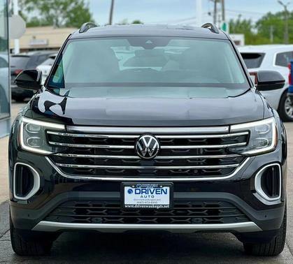Deep Black Pearl 2024 Volkswagen Atlas 2.0T SE w/Technology 4MOTION