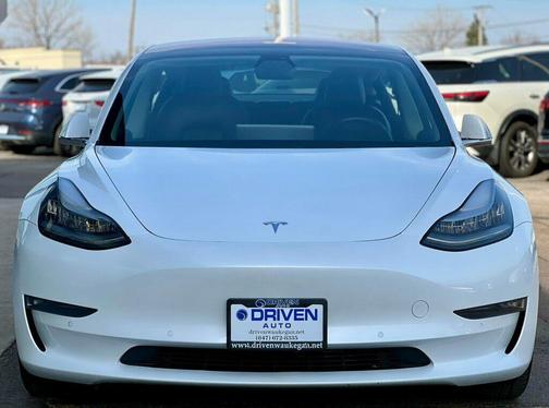 Pearl White Multi-Coat 2018 Tesla Model 3 Long Range