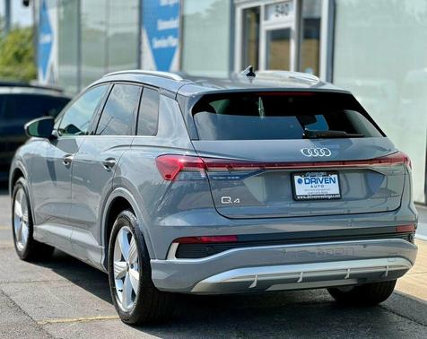 2024 Audi Q4 e-tron Premium 55 quattro