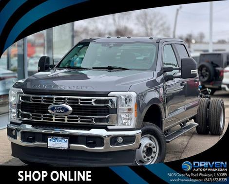 Carbonized Gray Metallic 2024 Ford F-350 SUPER DUTY