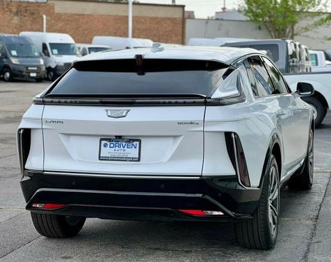 Crystal White Tricoat 2024 Cadillac LYRIQ Luxury