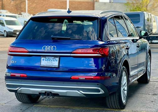 Navarra Blue Metallic 2021 Audi Q7 45 Premium Plus