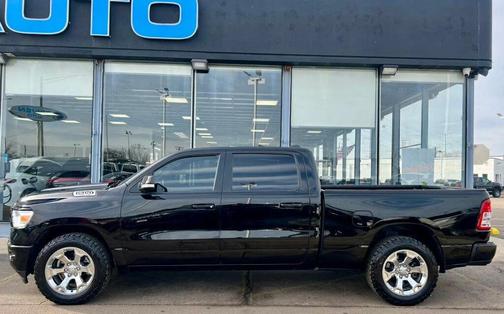 Diamond Black Crystal Pearlcoat 2019 RAM 1500 Big Horn