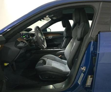 Ascari Blue Metallic 2022 Audi e-tron GT Premium Plus