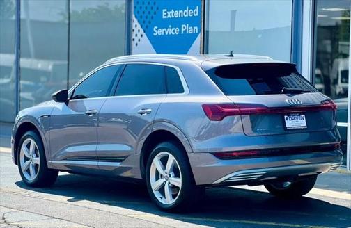 2019 Audi e-tron Premium Plus