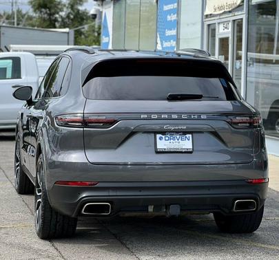 Quartzite Grey Metallic 2023 Porsche Cayenne Cayenne