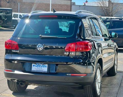 Deep Black Pearl 2017 Volkswagen Tiguan 2.0T Wolfsburg Edition