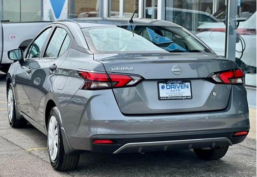 Gun Metallic 2024 Nissan Versa 1.6 S