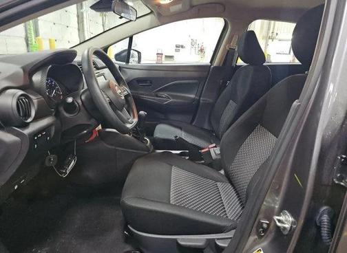 Gun Metallic 2024 Nissan Versa 1.6 S