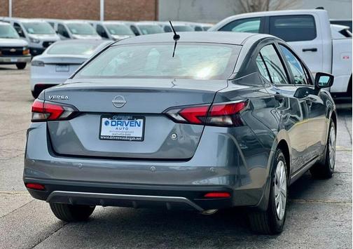 Gun Metallic 2024 Nissan Versa 1.6 S