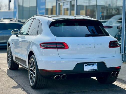 WHITE 2018 Porsche Macan Macan S