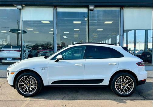 WHITE 2018 Porsche Macan Macan S