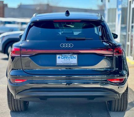 2025 Audi Q6 e-tron Prestige quattro