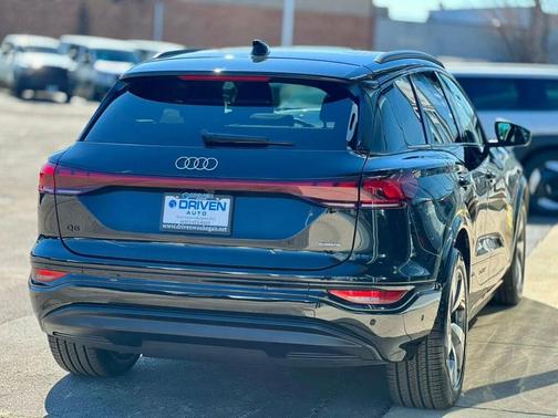 2025 Audi Q6 e-tron Prestige quattro