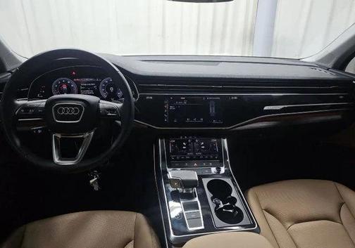 Glacier White Metallic 2023 Audi Q7 55 Premium Plus