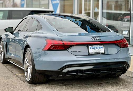 2022 Audi e-tron GT Prestige