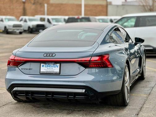 2022 Audi e-tron GT Prestige