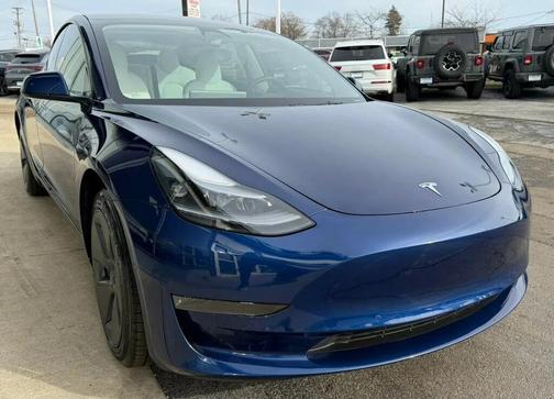 2022 Tesla Model 3 Standard Range