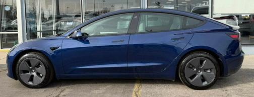 2022 Tesla Model 3 Standard Range