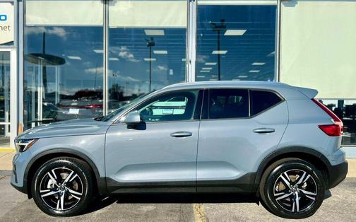 2023 Volvo XC40 B5 AWD Core