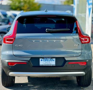 2023 Volvo XC40 B5 AWD Core