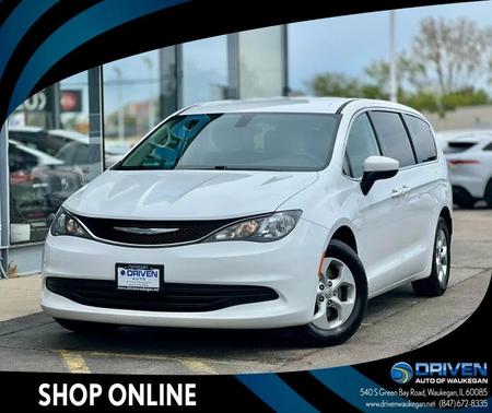 Billet Silver Metallic Clearcoat 2017 Chrysler Pacifica LX