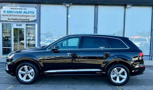 Mythos Black Metallic 2023 Audi Q7 45 Premium Plus