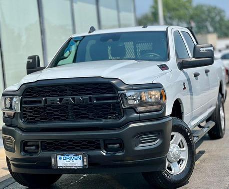 2024 RAM 3500 Tradesman 4x4 Crew Cab 8' Box