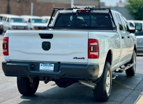 2024 RAM 3500 Tradesman 4x4 Crew Cab 8' Box