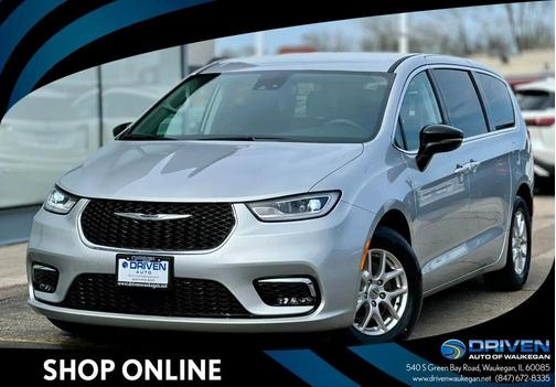Silver Mist Clearcoat 2024 Chrysler Pacifica Touring L