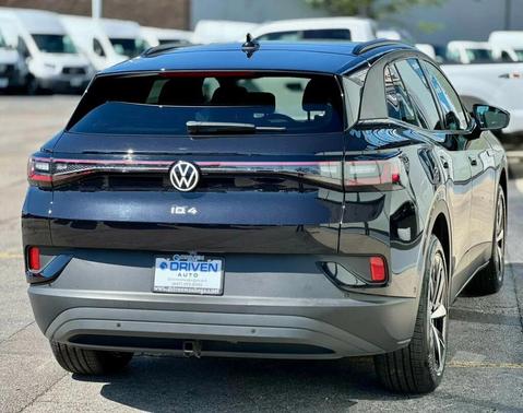 Deep Black Pearl 2023 Volkswagen ID.4 PRO S