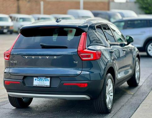 Denim Blue Metallic 2021 Volvo XC40 T4 Momentum