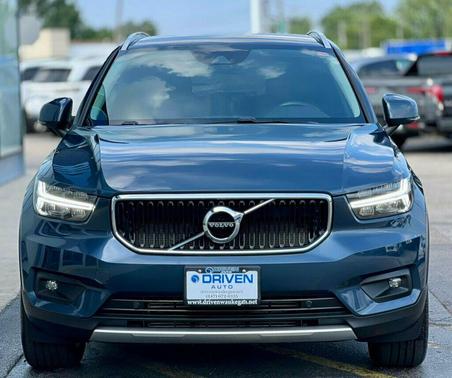 Denim Blue Metallic 2021 Volvo XC40 T4 Momentum