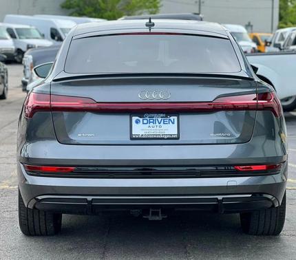 Daytona Gray Pearl Effect 2021 Audi e-tron Sportback Prestige