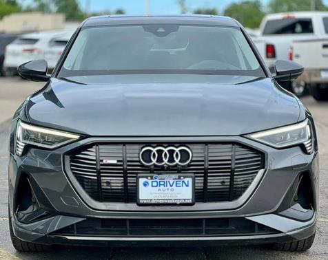 Daytona Gray Pearl Effect 2021 Audi e-tron Sportback Prestige