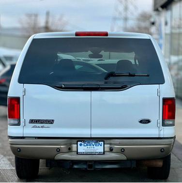 2003 Ford Excursion 137' WB 6.0L Eddie Bauer