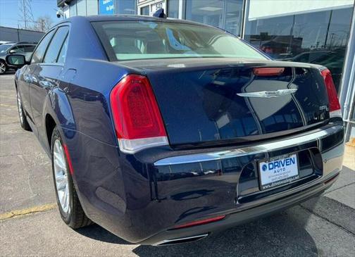 2016 Chrysler 300C Base