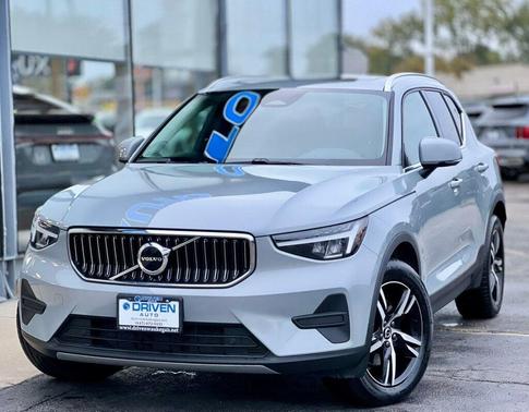 2025 Volvo XC40 B5 AWD Core Bright Theme