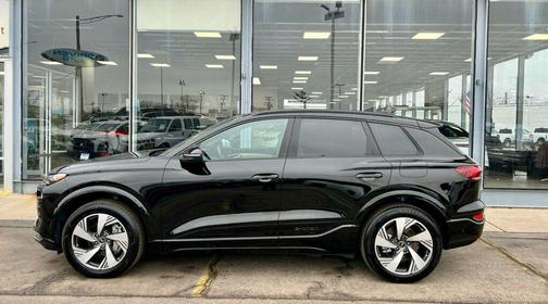 Mythos Black Metallic 2025 Audi Q6 e-tron Premium Plus quattro