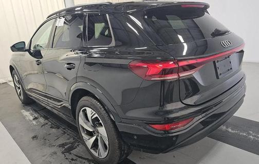 2025 Audi Q6 e-tron Premium Plus quattro