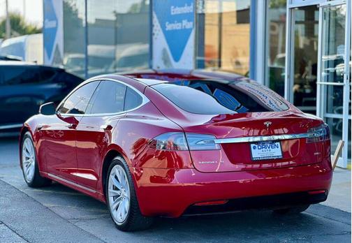 2017 Tesla Model S 90D