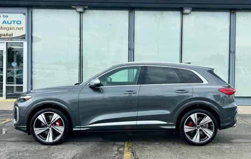 Daytona Gray Pearl Effect 2025 Audi SQ5 3.0T Premium Plus