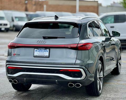 Daytona Gray Pearl Effect 2025 Audi SQ5 3.0T Premium Plus