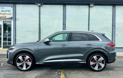 Daytona Gray Pearl Effect 2025 Audi SQ5 3.0T Premium Plus