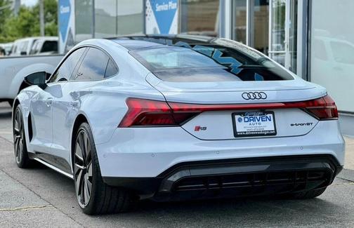 Suzuka Gray Metallic 2022 Audi RS e-tron GT quattro