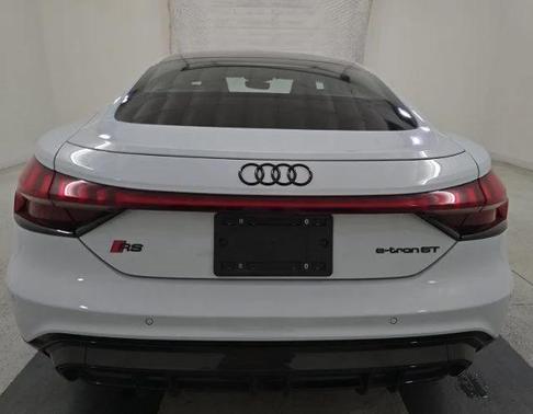 Suzuka Gray Metallic 2022 Audi RS e-tron GT quattro